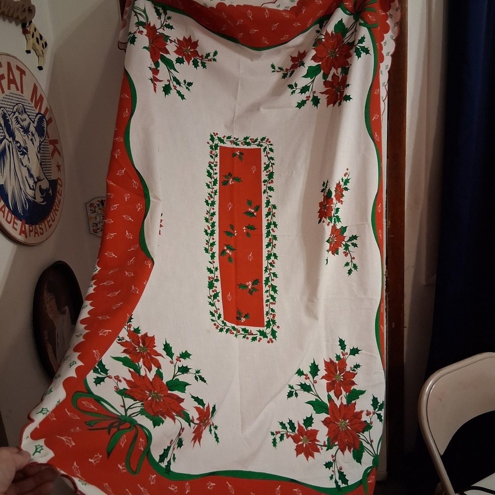 Vtg Christmas‎ Scalloped Hem Tablecloth 50x68" Poinsettia Holly Bows